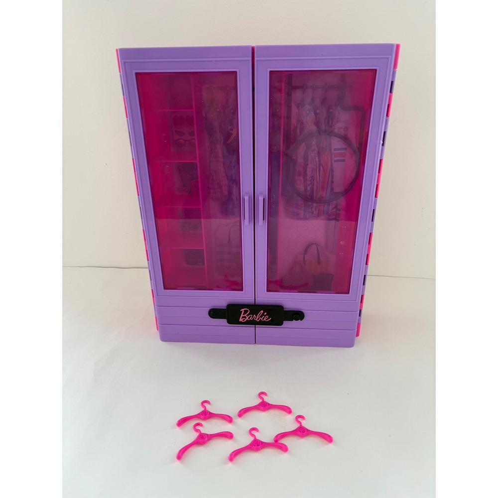 Barbie‎ Fashionistas Ultimate Closet Accessory and 5 hangers